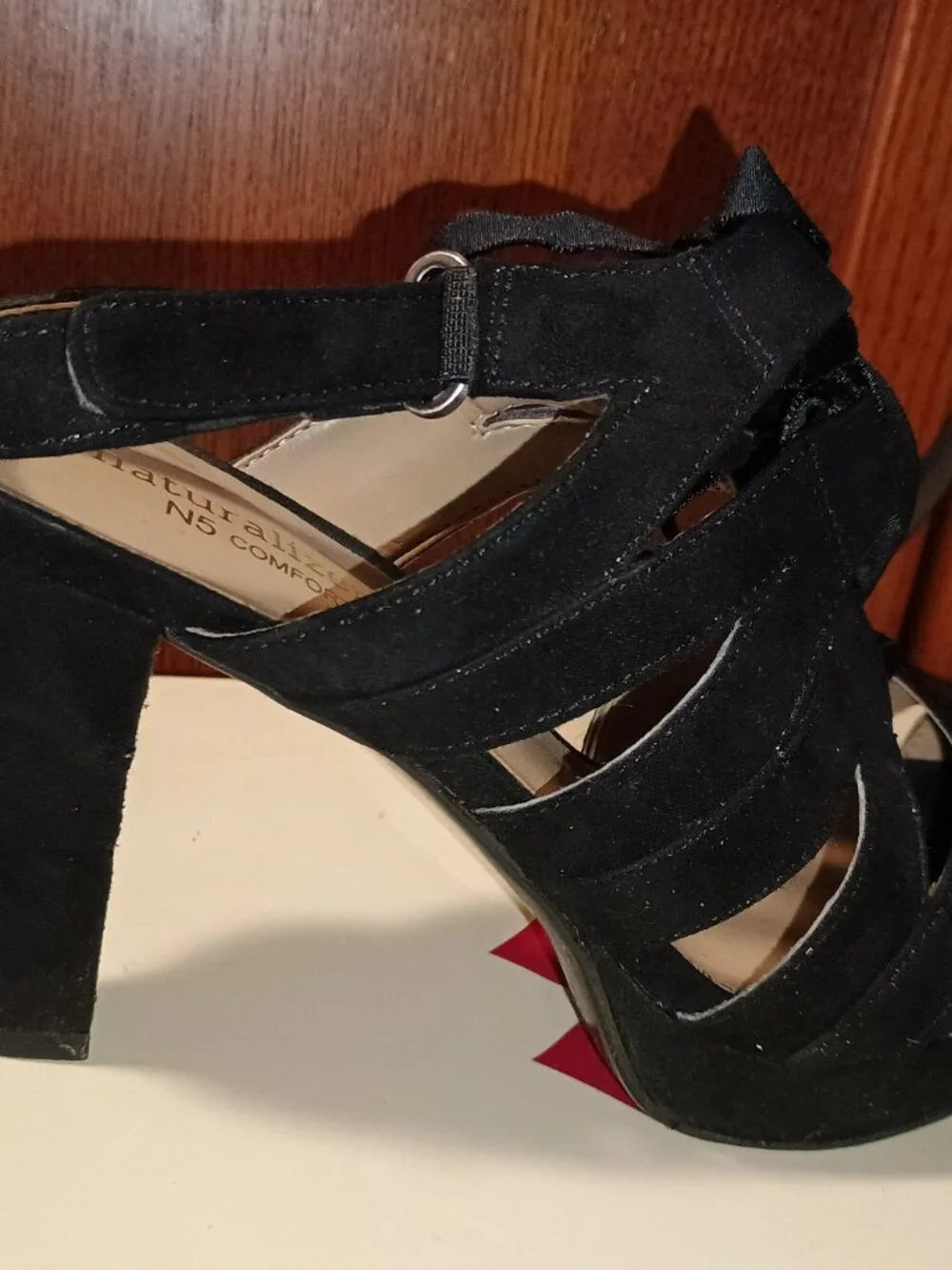 Black Strappy Suede Heels – Naturalizer Size 7M